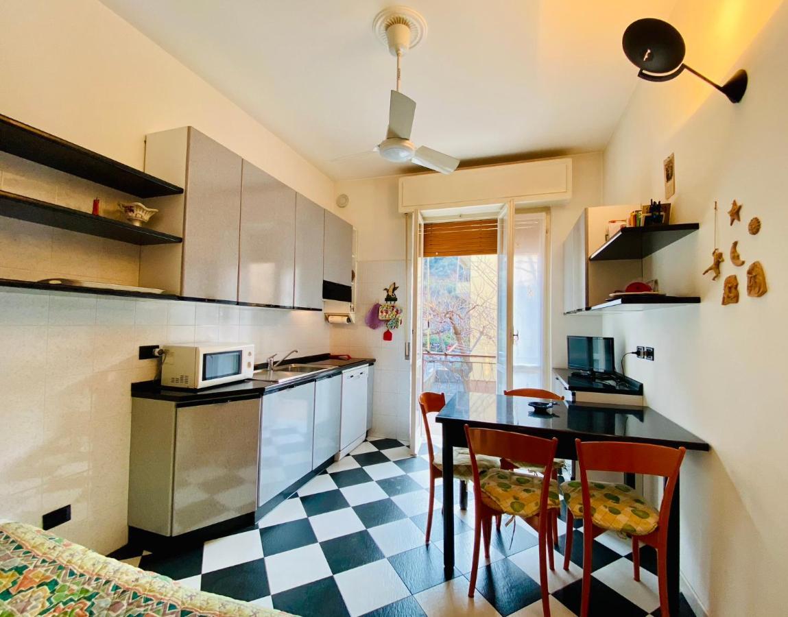 Hostdomus - Bilocale Sul Borgo Apartment Finale Ligure Exterior photo